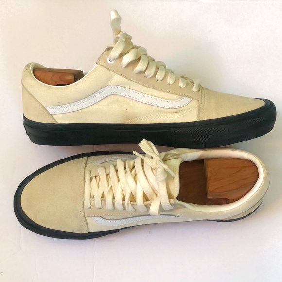 Cream Colored Suede/Canvas Old Skool Vans With Black Sole Size 12 - Picture 4 of 16